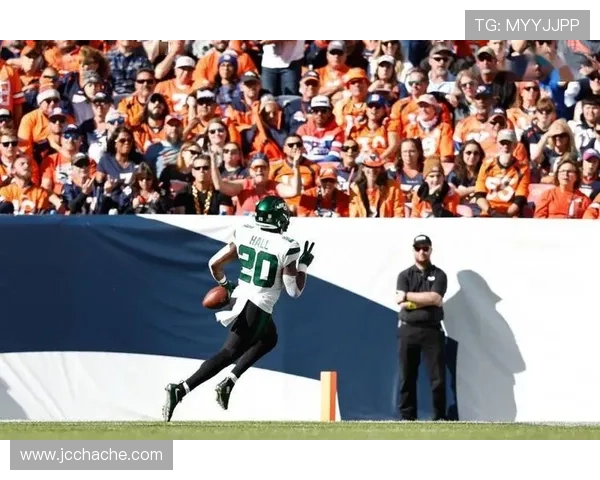 28年跑卫沃克MVP海鹰复仇