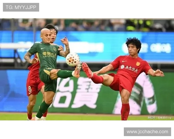 米特里策妻子:他频繁遭对手侵犯与犯规 米特里策妻子:他频繁遭对手侵犯与犯规